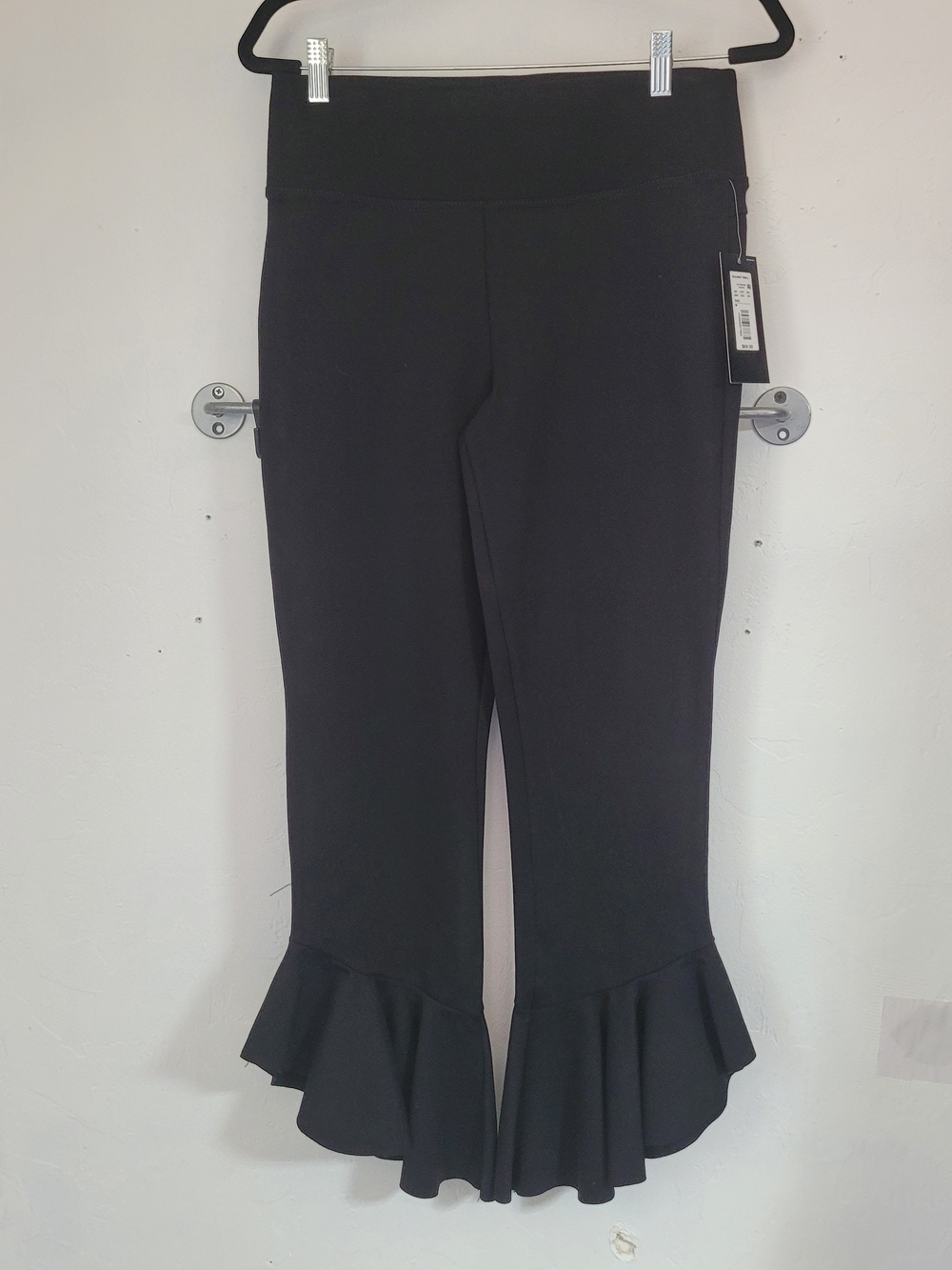 Investments Black Cropped Ruffle-Hem Pants